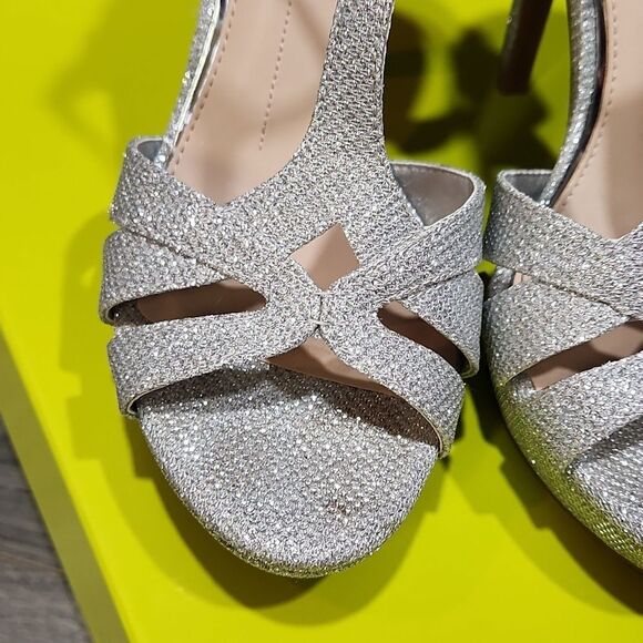 Gianni Bini Helena Silver Glam SPARKLE Heels - Picture 2 of 7